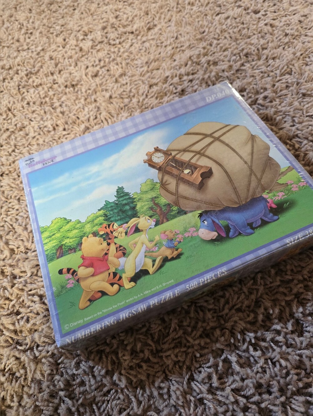 Disney Winnie the Pooh 500-Piece Jigsaw Puzzle - Purple Box with Green Scene